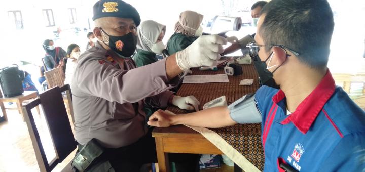 Menyambut Hari Bayangkara,  Polres Bantul Menggelar Vaksin Massal Di Setiap Kapanawon